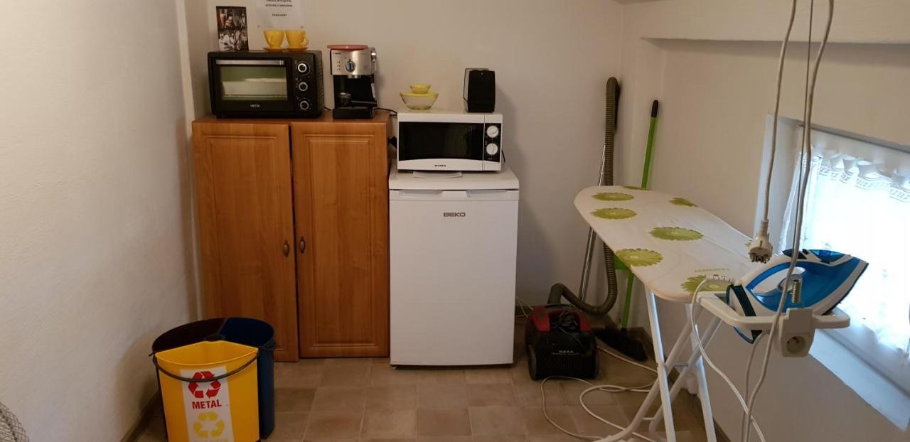Domek Podrozniczy Lodź Bagian luar foto